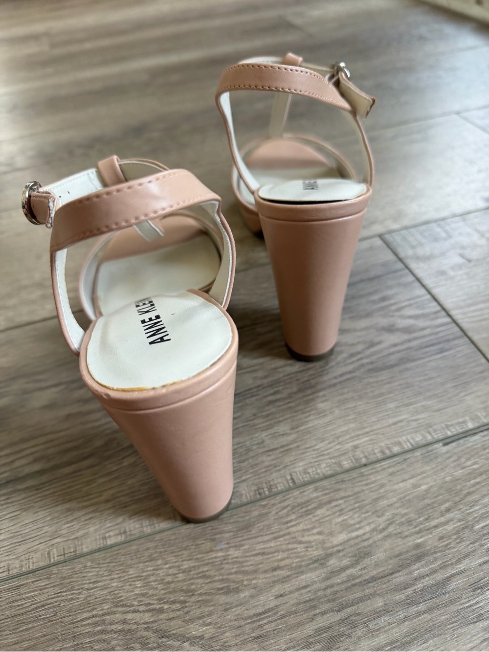 Anne Klein Vita nude T-strap sandals size 9 - Picture 6 of 6